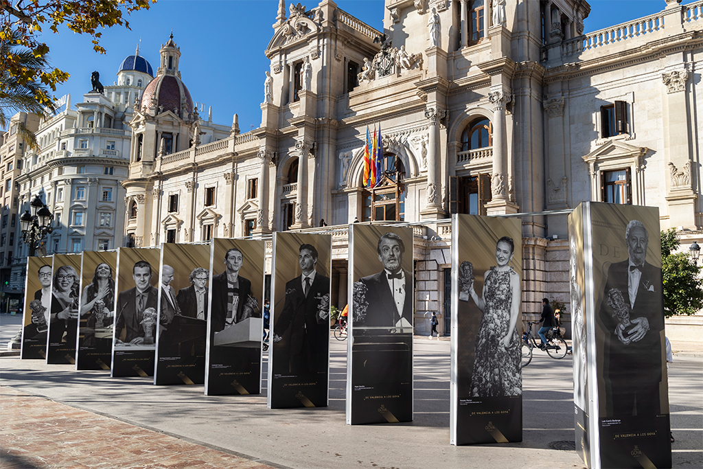 València instalará 12 estatuillas gigantes de los Premios Goya por toda la  ciudad